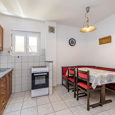 Private Accommodation Stara Baška Zewnętrze zdjęcie