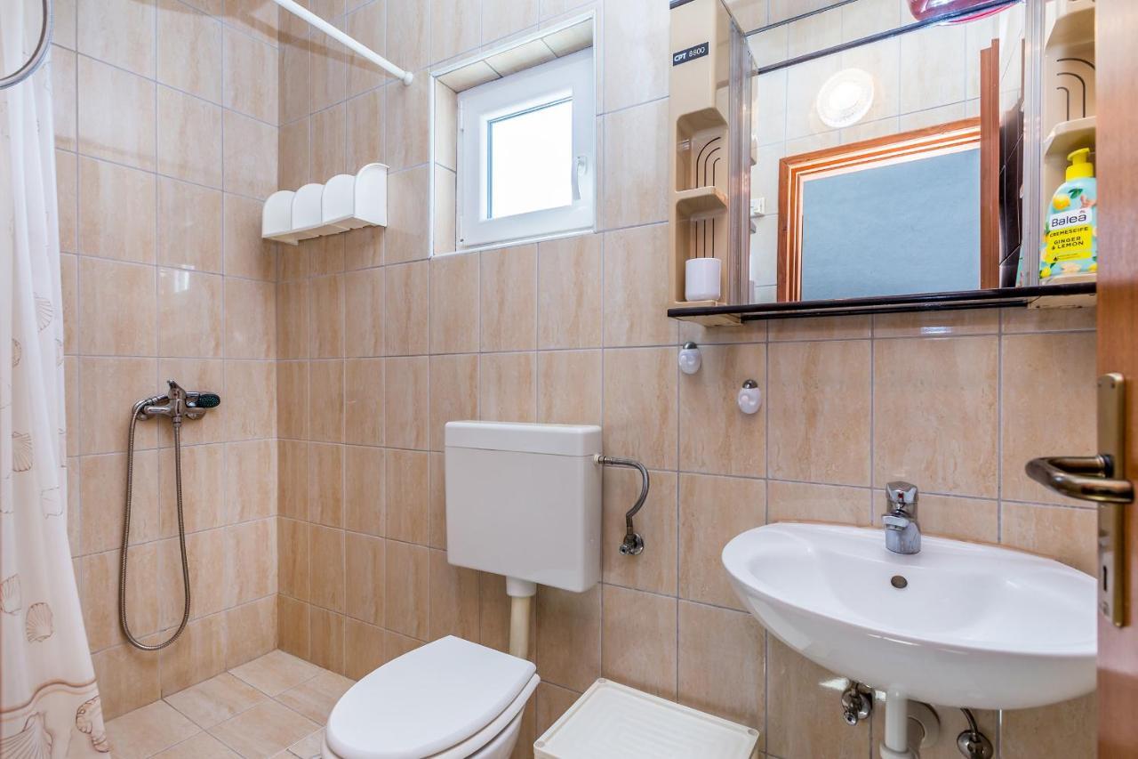Private Accommodation Stara Baška Zewnętrze zdjęcie