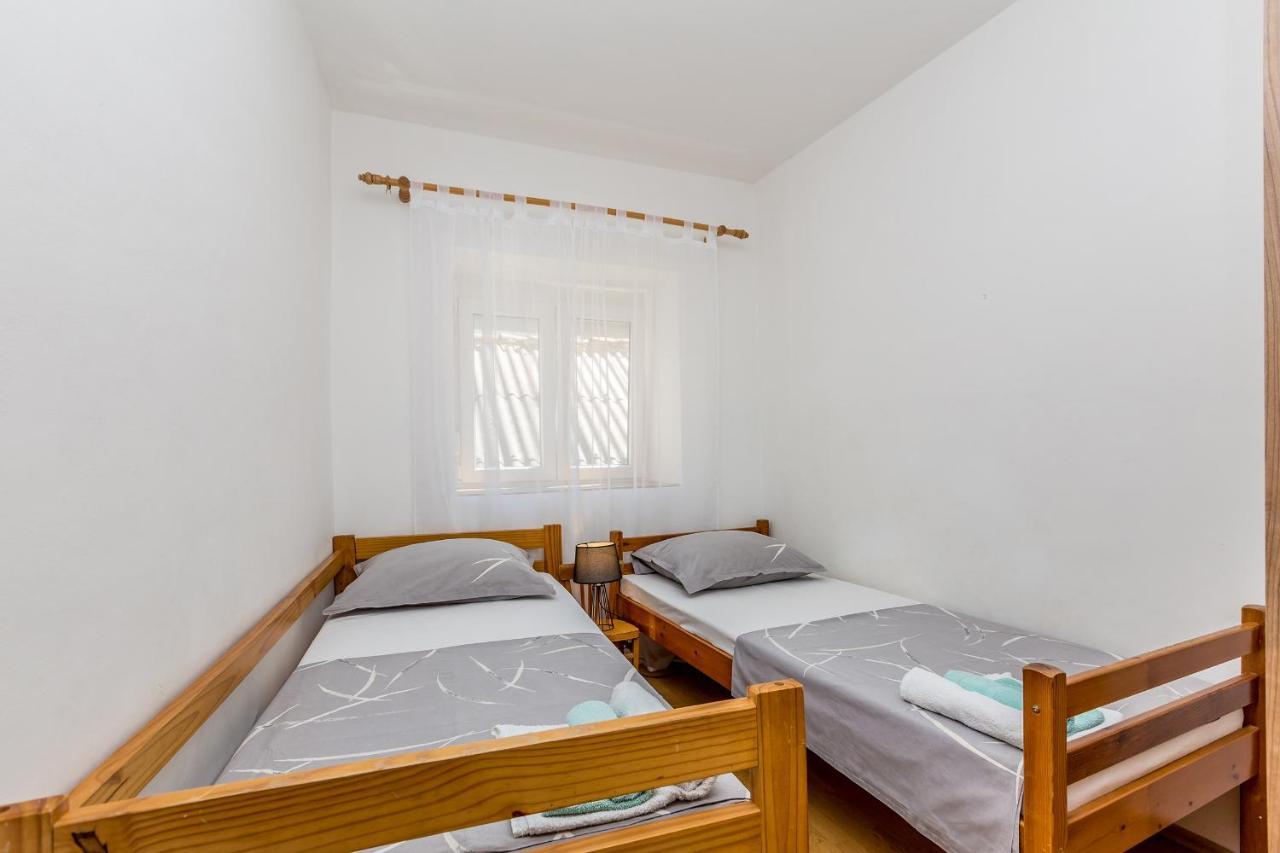 Private Accommodation Stara Baška Zewnętrze zdjęcie