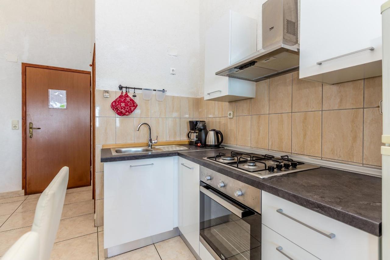 Private Accommodation Stara Baška Zewnętrze zdjęcie