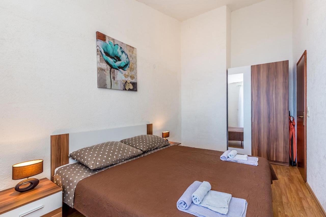 Private Accommodation Stara Baška Zewnętrze zdjęcie