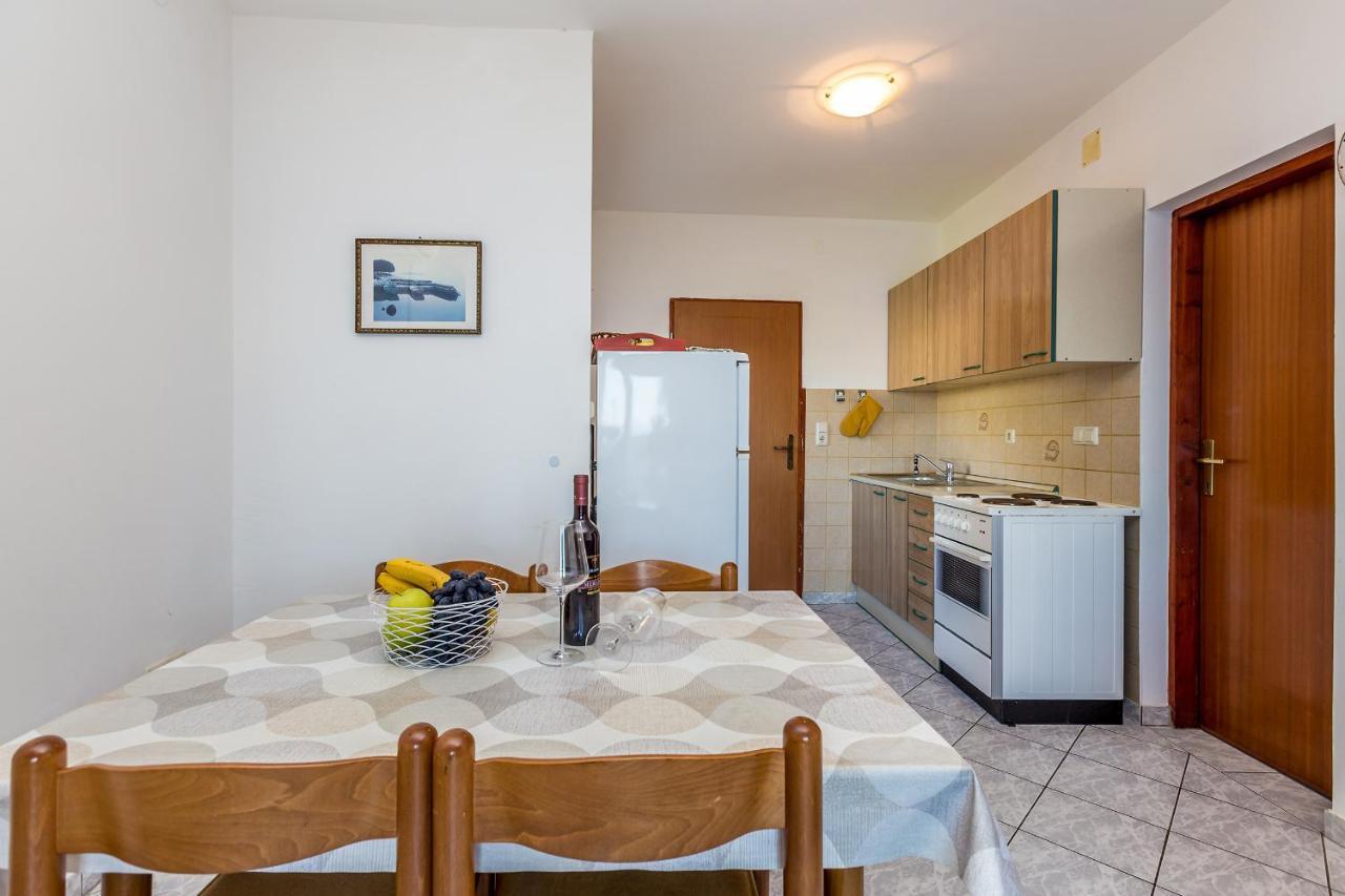 Private Accommodation Stara Baška Zewnętrze zdjęcie